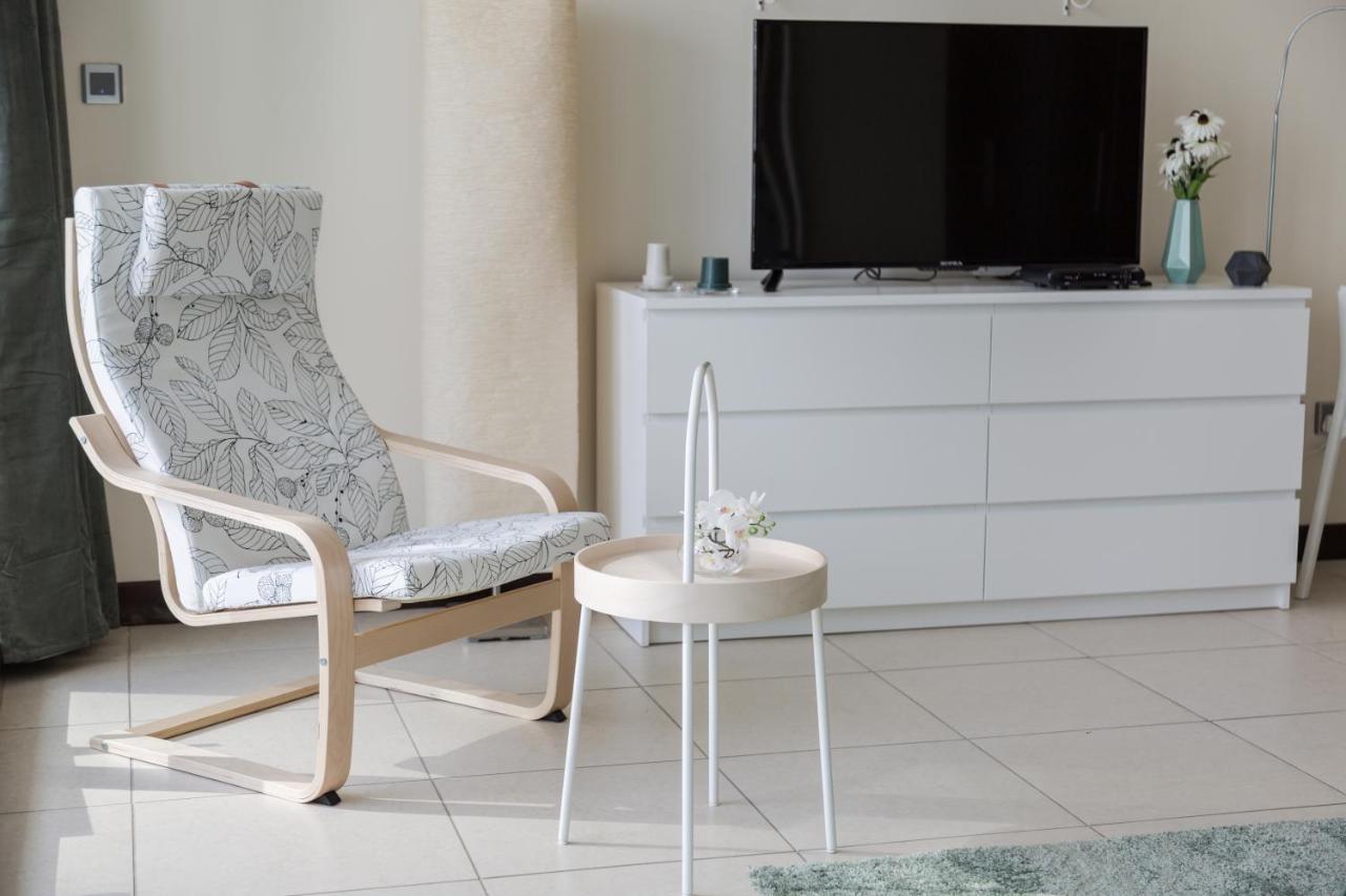 두바이 Higuests - Cozy Studio With Panoramic Views On The Lake 아파트 외부 사진
